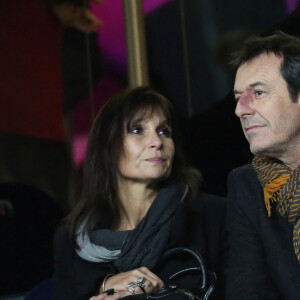 Jean Luc Reichmann et sa femme Nathalie - Match de football PSG - Lyon au Parc des Princes - Paris 16 Decembre 2012 
