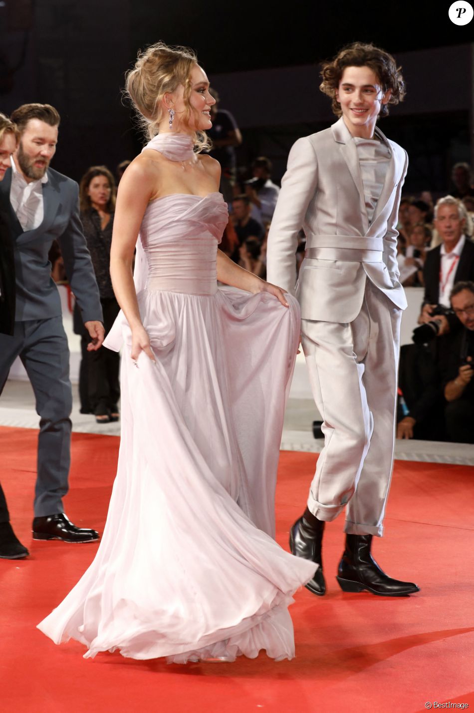 Lily-Rose Depp et Timothée Chalamet sur le tapis rouge du film "The King" lors du 76e festival international du film de Venise. Le 2 septembre 2019. © Future-Image via ZUMA Press/Bestimage