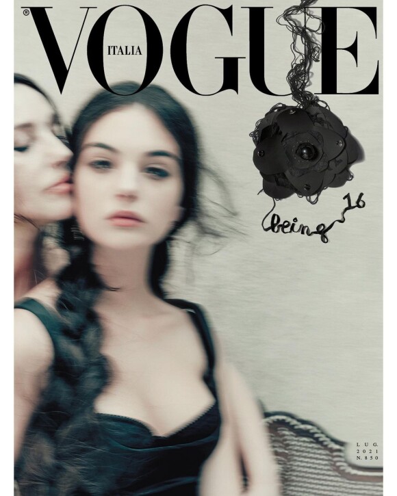 Monica Bellucci et sa fille Deva Cassel en Une de Vogue Italia.