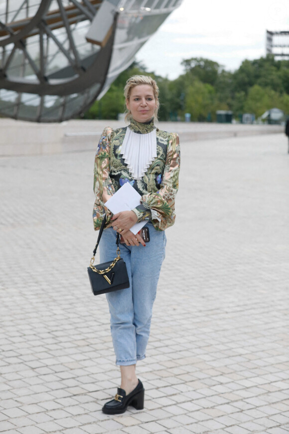 Céline Sallette arrive à la Fondation Louis Vuitton pour assister au dîner de lancement des Parfums Louis Vuitton ("Stellar Times", "Cosmetic Cloud", "Dancing Blossom", "Rhapsody" et "Symphony"). Paris, le 5 juillet 2021. Clovis-Veeren/Bestimage