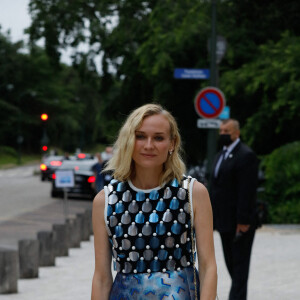 Diane Kruger arrive à la Fondation Louis Vuitton pour assister au dîner de lancement des Parfums Louis Vuitton ("Stellar Times", "Cosmetic Cloud", "Dancing Blossom", "Rhapsody" et "Symphony"). Paris, le 5 juillet 2021. Clovis-Veeren/Bestimage