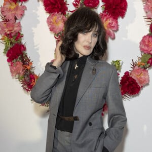 Isabelle Adjani au dîner de lancement des Parfums Louis Vuitton ("Stellar Times", "Cosmetic Cloud", "Dancing Blossom", "Rhapsody" et "Symphony") à la Fondation Louis Vuitton, à Paris. © Olivier Borde/Bestimage