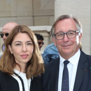 Sofia Coppola et Bruno Pavlovsky (président de la mode, Chanel) assistent au défilé Chanel, collection Haute Couture automne-hiver 2021-2022, au Palais Galliera. Paris, le 6 juillet 2021.