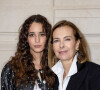 Iman Pérez et Carole Bouquet au défilé Chanel, collection Haute Couture automne-hiver 2021-2022, au Palais Galliera. Paris, le 6 juillet 2021. ©Olivier Borde / BestImage