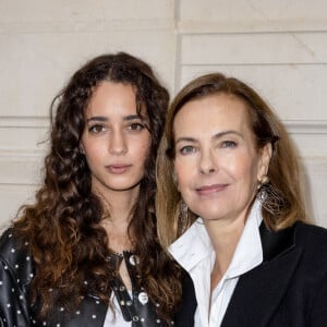 Iman Pérez et Carole Bouquet au défilé Chanel, collection Haute Couture automne-hiver 2021-2022, au Palais Galliera. Paris, le 6 juillet 2021. ©Olivier Borde / BestImage