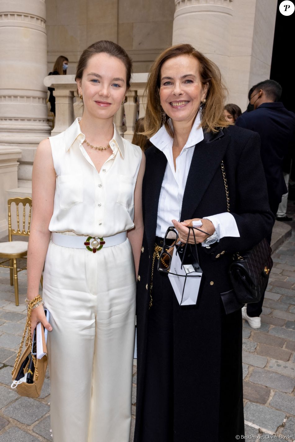 La princesse Alexandra de Hanovre et Carole Bouquet au défilé Chanel, collection Haute Couture automne-hiver 2021-2022, au Palais Galliera. Paris, le 6 juillet 2021. ©Olivier Borde / BestImage