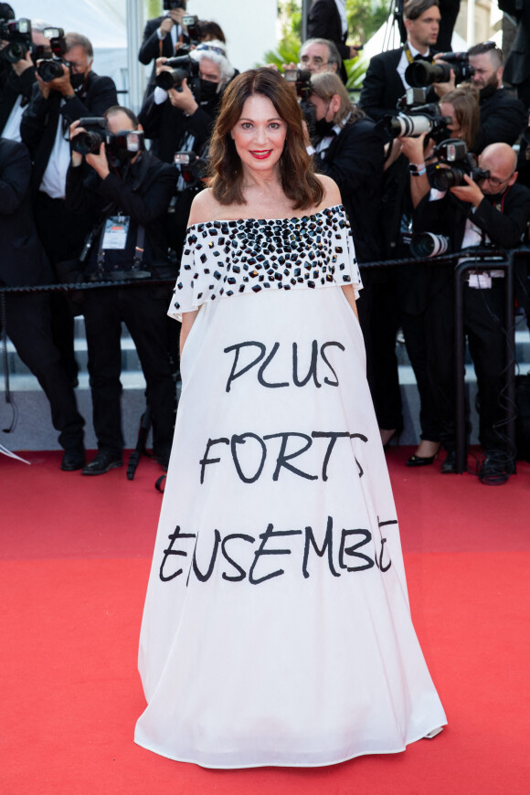 Iris Berben - Montée des marches du film " Annette " lors de la cérémonie d'ouverture du 74ème Festival International du Film de Cannes. Le 6 juillet 2021 © Borde-Jacovides-Moreau / Bestimage