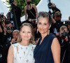 Jodie Foster et sa femme Alexandra Hedison - Montée des marches du film " Annette " lors de la cérémonie d'ouverture du 74ème Festival International du Film de Cannes. Le 6 juillet 2021 © Borde-Jacovides-Moreau / Bestimage