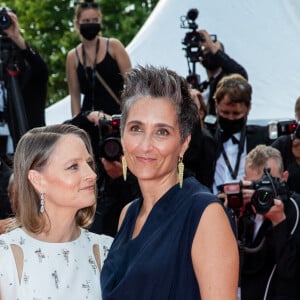 Jodie Foster et sa femme Alexandra Hedison - Montée des marches du film " Annette " lors de la cérémonie d'ouverture du 74ème Festival International du Film de Cannes. Le 6 juillet 2021 © Borde-Jacovides-Moreau / Bestimage