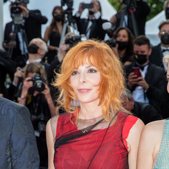 Mylène Farmer, Mélanie Laurent - Montée des marches du film " Annette " lors de la cérémonie d'ouverture du 74ème Festival International du Film de Cannes. Le 6 juillet 2021 © Borde-Jacovides-Moreau / Bestimage