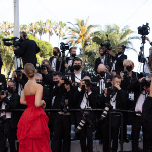 Lou Doillon, vêtue d'une robe Gucci, monte les marches du Palais des Festivals pour la cérémonie d'ouverture du 74ème Festival International du Film de Cannes. Le 6 juillet 2021 © Borde-Jacovides-Moreau / Bestimage