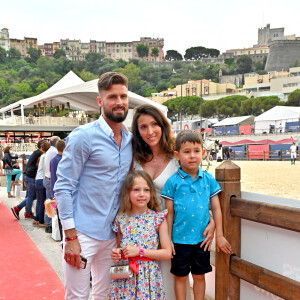 Olivier Giroud en famille avec sa femme Jennifer et leurs deux enfants, Jade et Evan lors de la 15ème édition du Longines Global Champions Tour Jumping International de Monaco, qui a lieu sur le port Hercule à Monaco, le 3 juillet 2021. © Bruno Bébert/Bestimage