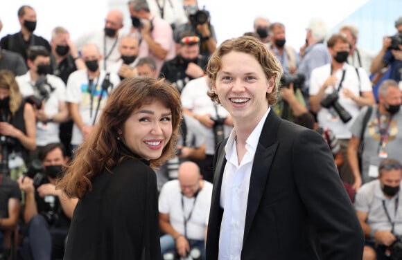 Mercedes Kilmer et son frère Jack, les enfants de Val Kilmer au photocall du film Val lors du 74ème festival international du film de Cannes le 7 juillet 2021. © Borde / Jacovides / Moreau / Bestimage