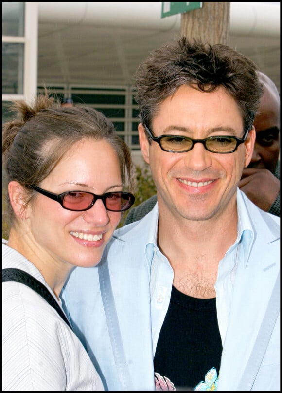 Robert Downey Junior et sa femme Susan. Photocall du film 'Kiss kiss bang bang' lors du 58e Festival de Cannes. 