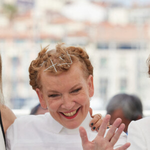 Elsa Zylberstein, Andrea Arnold, présidente du jury, Mounia Meddour au photocall du Jury un Certain Regard lors du 74ème festival international du film de Cannes le 8 juillet 2021 © Borde / Jacovides / Moreau / Bestimage 