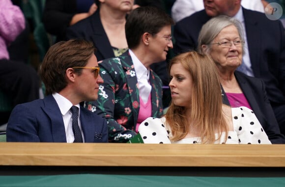 La princesse Beatrice d'York (enceinte) et son mari Edoardo Mapelli Mozzi au tournoi de tennis de Wimbledon, le 8 juillet 2021.