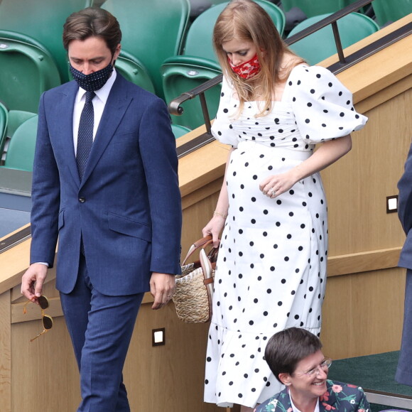 La princesse Beatrice d'York (enceinte) et son mari Edoardo Mapelli Mozzi au tournoi de tennis de Wimbledon, le 8 juillet 2021.