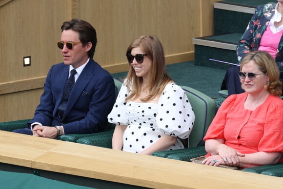 La princesse Beatrice d'York (enceinte) et son mari Edoardo Mapelli Mozzi au tournoi de tennis de Wimbledon, le 8 juillet 2021.