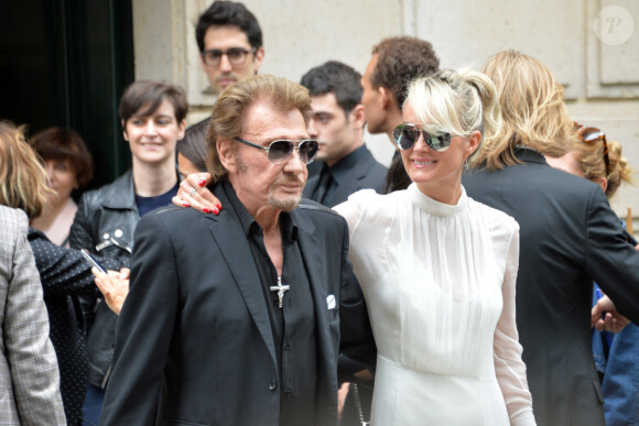 Johnny Hallyday et sa femme Laeticia à la fin du défilé  "Christian Dior" à Paris. Le 4 juillet 2016 © CVS-Veeren / Bestimage