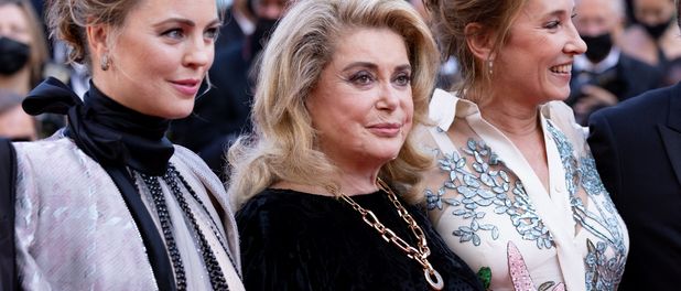 Cannes 2021 : Catherine Deneuve, rayonnante, savoure son grand retour au Festival