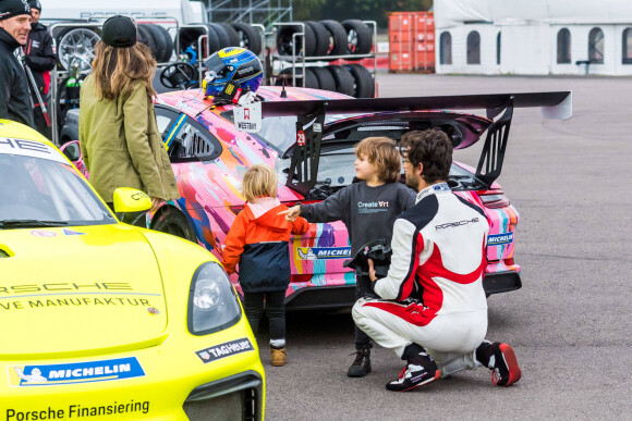 La princesse Sofia, le prince Carl Philip de Suède et leurs fils le prince Alexander et le prince Gabriel de Suède lors de la Coupe Scandinave Porsche Carrera au "Mantorp Park race track" à Mantorp. Le 3 octobre 2020  