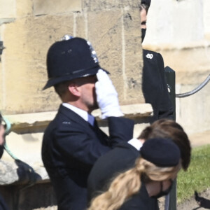 La reine Elisabeth II d'Angleterre, Catherine Kate Middleton, la duchesse de Cambridge, Zara Phillips (Tindall) et Mike Tindall, la princesse Eugenie d'York et son mari Jack Brooksbank, la princesse Beatrice d'York et son mari Edoardo Mapelli Mozzi - Arrivées aux funérailles du prince Philip, duc d'Edimbourg à la chapelle Saint-Georges du château de Windsor, Royaume Uni, le 17 avril 2021.