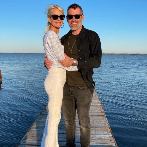 Laeticia Hallyday et Jalil Lespert sur Instagram. Le 11 juillet 2021.