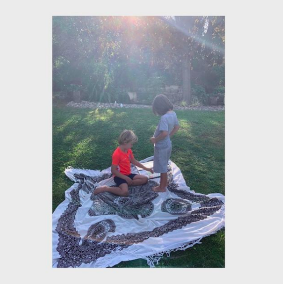 Mélanie Maudran dévoile une photo de ses enfants Tom et Léo. 2021.