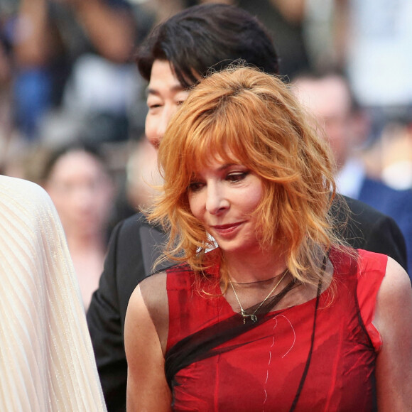 Mylène Farmer - Montée des marches du film " Annette " lors de la cérémonie d'ouverture du 74ème Festival International du Film de Cannes. Le 6 juillet 2021 © Borde-Jacovides-Moreau / Bestimage 