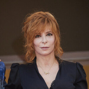 Mylène Farmer - Montée des marches du film " OSS 117 : Alerte rouge en Afrique Noire " lors du 74ème Festival International du Film de Cannes. Le 17 juillet 2021 © Borde-Jacovides-Moreau / Bestimage 