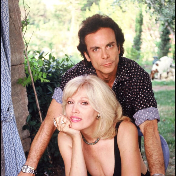 Alain-Philippe Malagnac et sa femme Amanda Lear dans leur villa de Saint-Remy de Provence