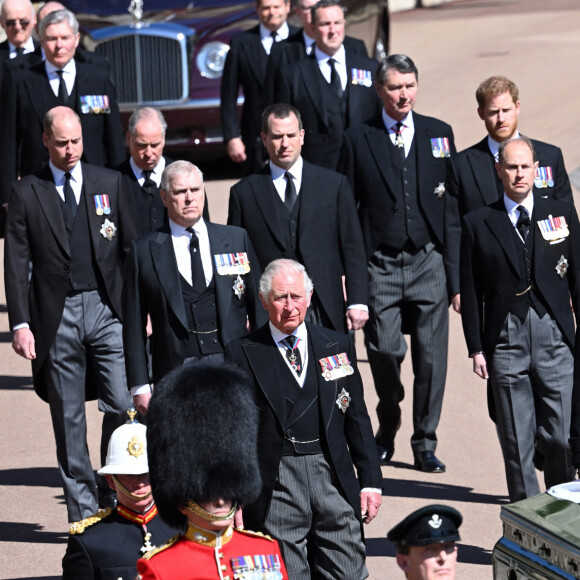 Le prince Charles, prince de Galles, la princesse Anne, le prince Andrew, duc d'York, le prince Edward, comte de Wessex, le prince William, duc de Cambridge, Peter Phillips, le prince Harry, duc de Sussex, David Armstrong-Jones, comte de Snowdon, Sir Timothy Laurence - Arrivées aux funérailles du prince Philip, duc d'Edimbourg à la chapelle Saint-Georges du château de Windsor, le 17 avril 2021.