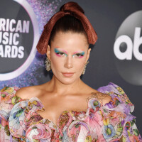 Halsey maman : 1re photo de son bébé au prénom original, le sexe demeure un mystère