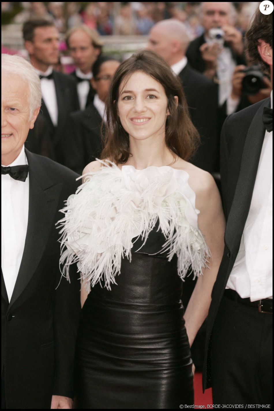 CHARLOTTE GAINSBOURG - 58 EME FESTIVAL DE CANNES - LE FILM "LEMMING" FAIT L' OUVERTURE DU FESTIVAL EN 2005