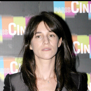 CHARLOTTE GAINSBOURG - OUVERTURE DU FESTIVAL PARIS CINEMA 2006 AU GRAND REX