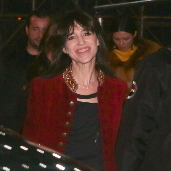 Charlotte Gainsbourg à la sortie du défilé de mode PAP Femme automne-hiver 2018/2019 "Saint Laurent" au Trocadéro à Paris le 27 février 2018. © CVS-Veeren/ Bestimage