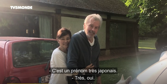 Hiromi et son compagnon Alain Delon dans l'interview menée par Cyril Viguier, le 1er juillet 2021.
