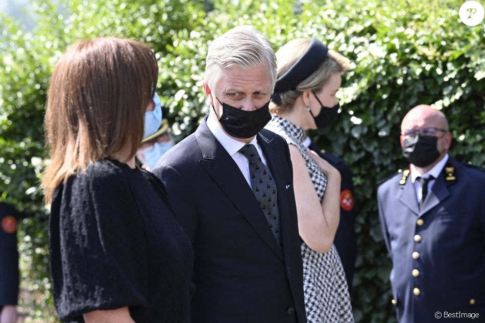 Le roi Philippe et la reine Mathilde de Belgique rendent hommage aux victimes des inondations à Verviers, le 20 juillet 2021, lors de la journée de de deuil national en Belgique.
