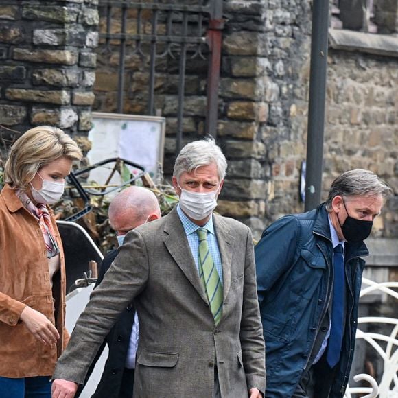 Le roi Philippe et la reine Mathilde visitent la ville de Pepinster fortement touchée par les intempéries et les inondations, Belgique le 16 juillet 2021. Les souverains rencontrent les habitants sinistrés de la ville et constatent sur place les dégâts causés aux maisons. © Frédéric Andrieu/Bestimage