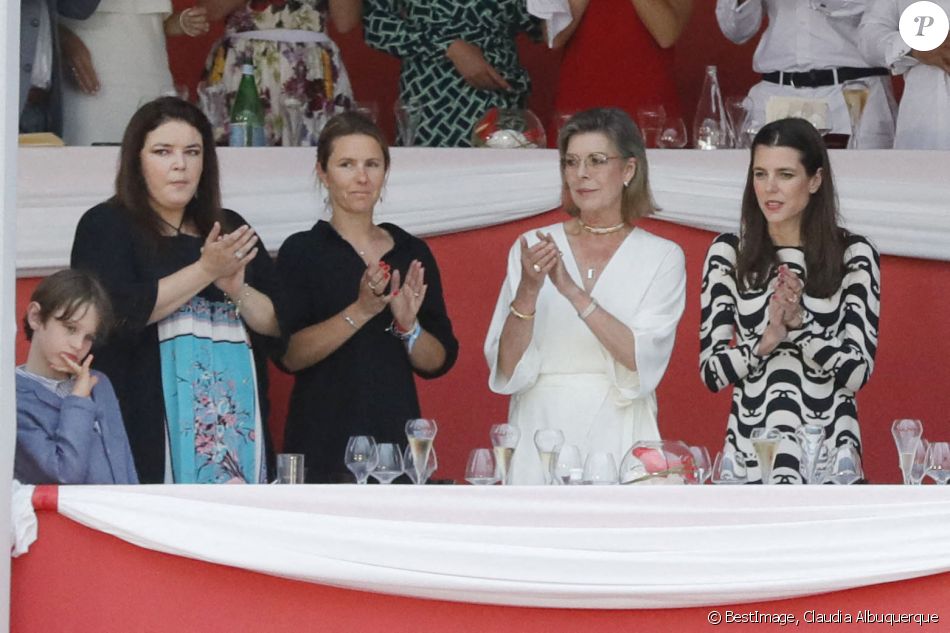 La princesse Caroline de Hanovre avec sa fille, Charlotte Casiraghi, et son petit-fils Raphaël Elmaleh, 7 ans (qui fait sa première participation officielle à une manifestation monégasque), en compagnie de Diane Fissore (présidente de la Fédération Equestre Monégasque et organisatrice du Jumping), de Jan Tops (ancien cavalier international, créateur du Longines Global Champions Tour) et Matthias Breschan (PDG de Longines), ont remis le prix du Prince Souverain lors de la dernière journée de la 15ème édition du Longines Global Champions Tour Jumping International de Monaco, qui a lieu sur le port Hercule à Monaco. C'est le cavalier irlandais Darragh Kenny qui a terminé premier, suivi de l'autrichien Max Kuhner et du belge Olivier Philippaerts. Monaco, le 3 juillet 2021. © Claudia Albuquerque/Bestimage