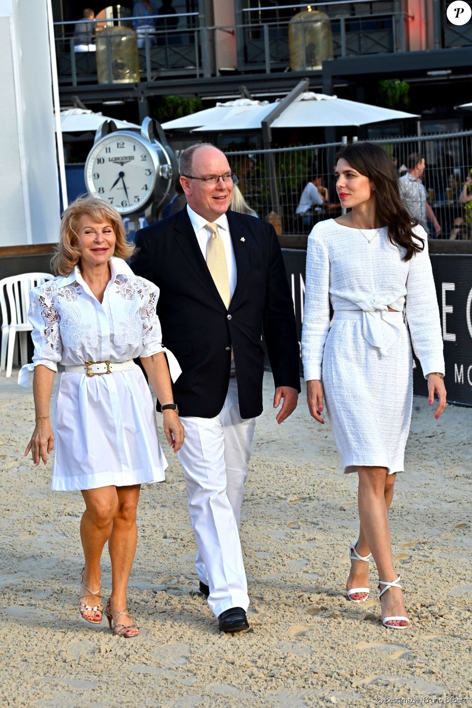 Le prince Albert II de Monaco et Charlotte Casiraghi, accompagnés par Diane Fissore, la présidente de la fédération équestre monégasque et organisatrice du Jumping, ont remis les prix du Trophée Casino de Monte-Carlo puis ont assisté à la présentation des jeunes cavaliers, Children et Junior, qui vont participer sous les couleurs monégasques aux prochains championnat d'Europe qui se déroulera au Portugal, à Monaco, le 2 juillet 2021. © Bruno Bebert/Bestimage