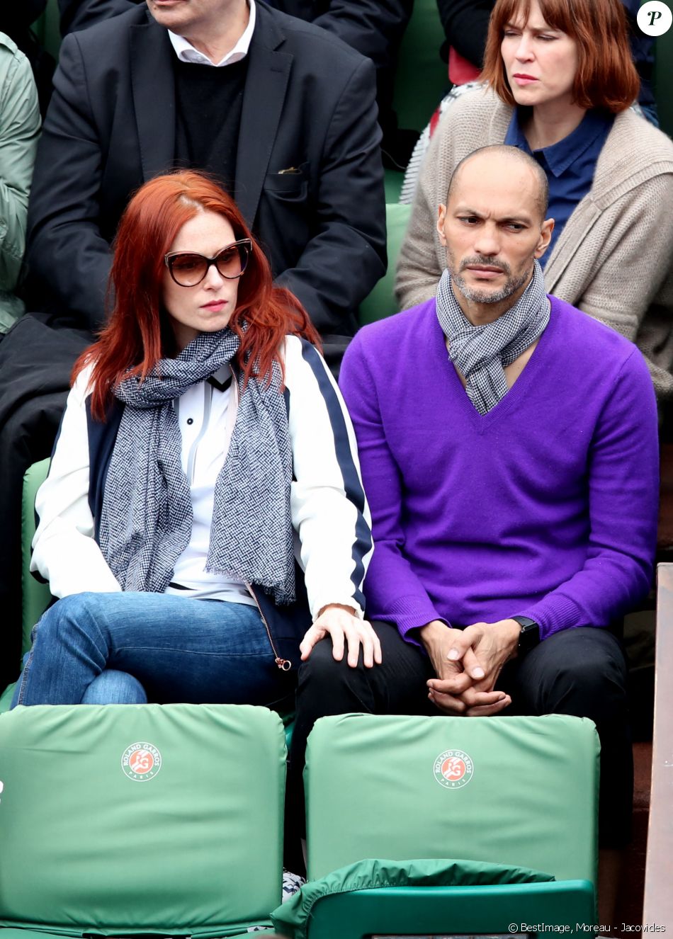 Audrey Fleurot et son compagnon Djibril Glissant dans les tribunes des internationaux de France de Roland Garros à Paris le 4 juin 2016. © Moreau - Jacovides / Bestimage