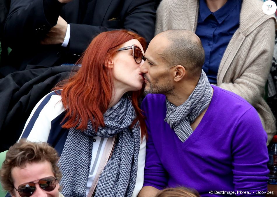 Audrey Fleurot et son compagnon Djibril Glissant dans les tribunes des internationaux de France de Roland Garros à Paris le 4 juin 2016. © Moreau - Jacovides / Bestimage