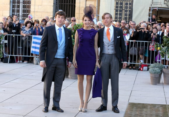 Le Prince Sebastien de Luxembourg, la Princesse Tessy de Luxembourg et le Prince Louis de Luxembourg - Arrivees des invites au mariage religieux de S.A.R le Prince Felix de Luxembourg et Claire Lademacher en la basilique Sainte-Marie-Madeleine de Saint-Maximin-la-Sainte-Baume en France, le 21 septembre 2013.