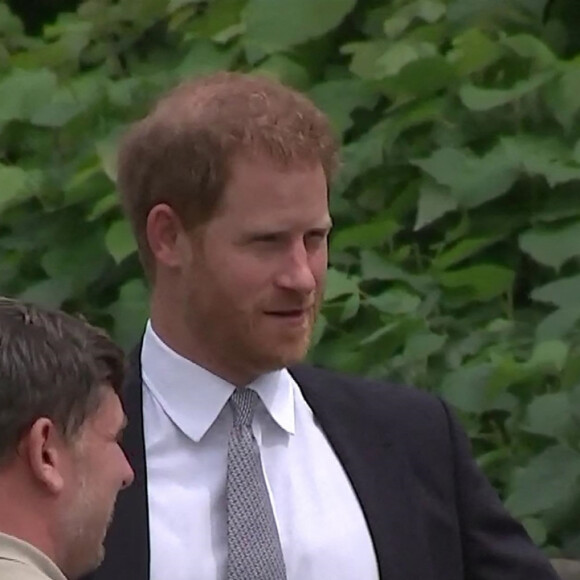 Le prince Harry, duc de Sussex, à l'inauguration de la statue de leur mère, la princesse Diana dans les jardins de Kensington Palace à Londres le 1er juillet 2021. 