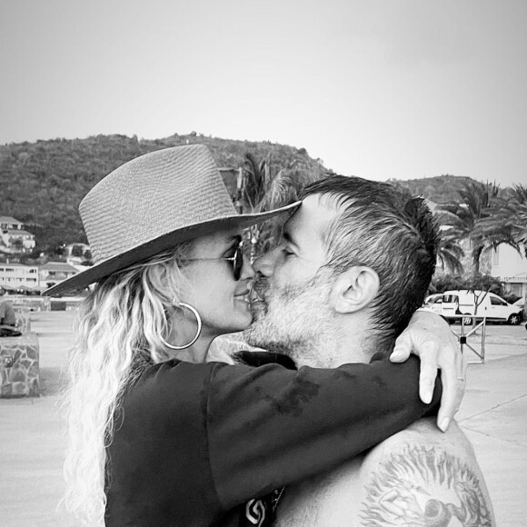 Laeticia Hallyday et Jalil Lespert en vacances à Saint Barthélemy. Instagram. Le 26 juillet 2021.