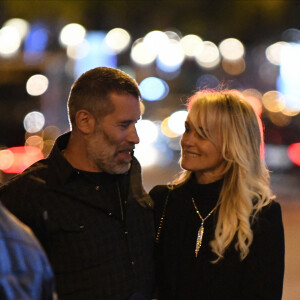 Exclusif - Laeticia Hallyday et son compagnon Jalil Lespert sont allés dîner, en compagnie de Yannick Bolloré et sa femme Chloé Bouygues, au restaurant Mun sur les champs Elysées à Paris, France, le 6 juillet 2021.