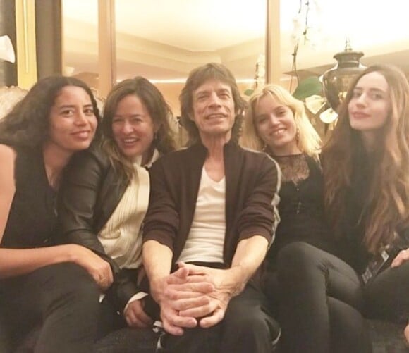 Mick Jagger entouré de ses filles Karis, Jade, Georgia May et Lizzy.