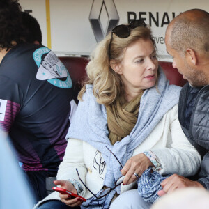 Valérie Trierweiler, en tant que journaliste en reportage pour un magazine, et son compagnon l'ancien rugbyman et présentateur TV Romain Magellan, sur place lui pour présenter et animer "Le match des Légendes" durant lequel de grands noms du football et du rugby se sont affrontés pour une mi-temps de foot et une autre de rugby au profit de l'association "Un sourire, un espoir pour la vie" au stade Chaban Delmas, à Bordeaux, France, le 27 Mai 2019. © Patrick Bernard/Bestimage