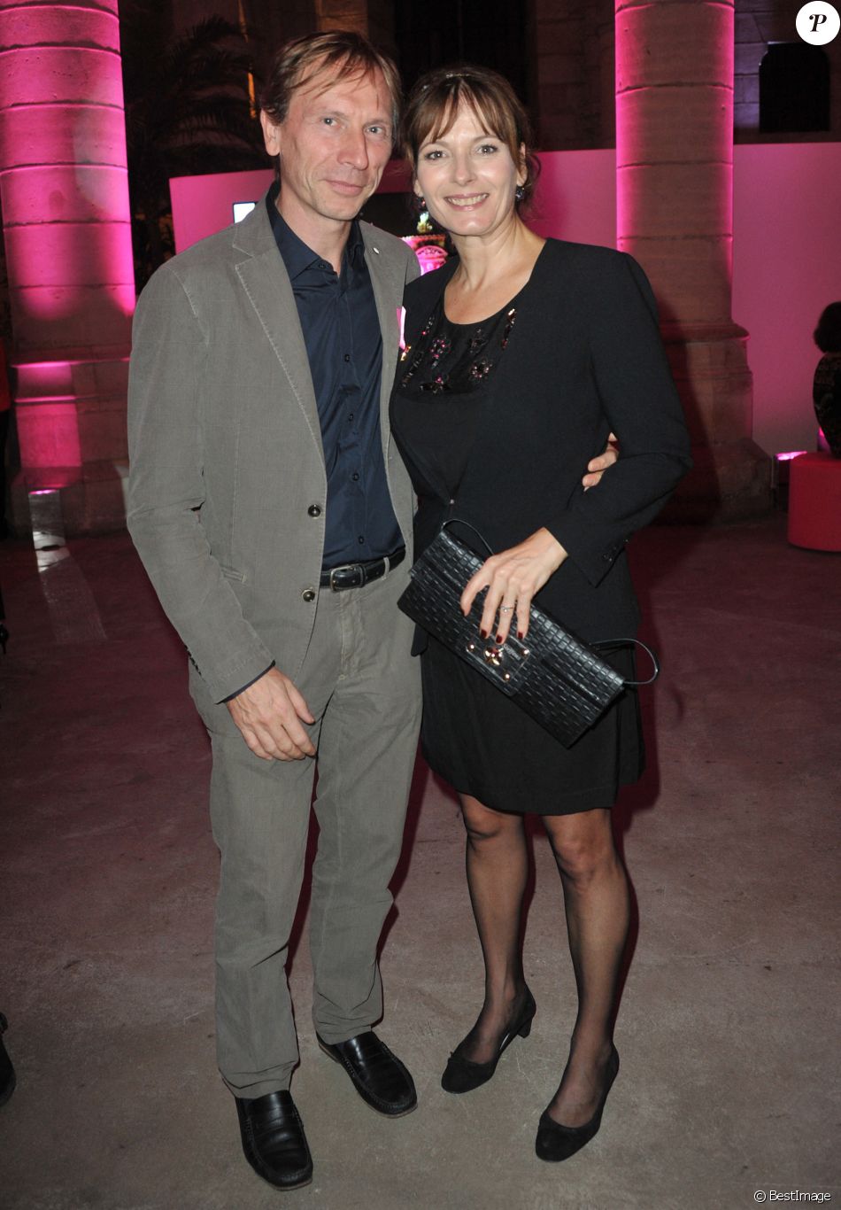 Exclusif - Cecilia Hornus (Plus belle la vie) et son compagnon Thierry Ragueneau - Soiree "Octobre Rose" organisée par Estee Lauder pour l'association "Le Cancer du Sein, Parlons-en !" a la Conciergerie a Paris, le 30 septembre 2013.